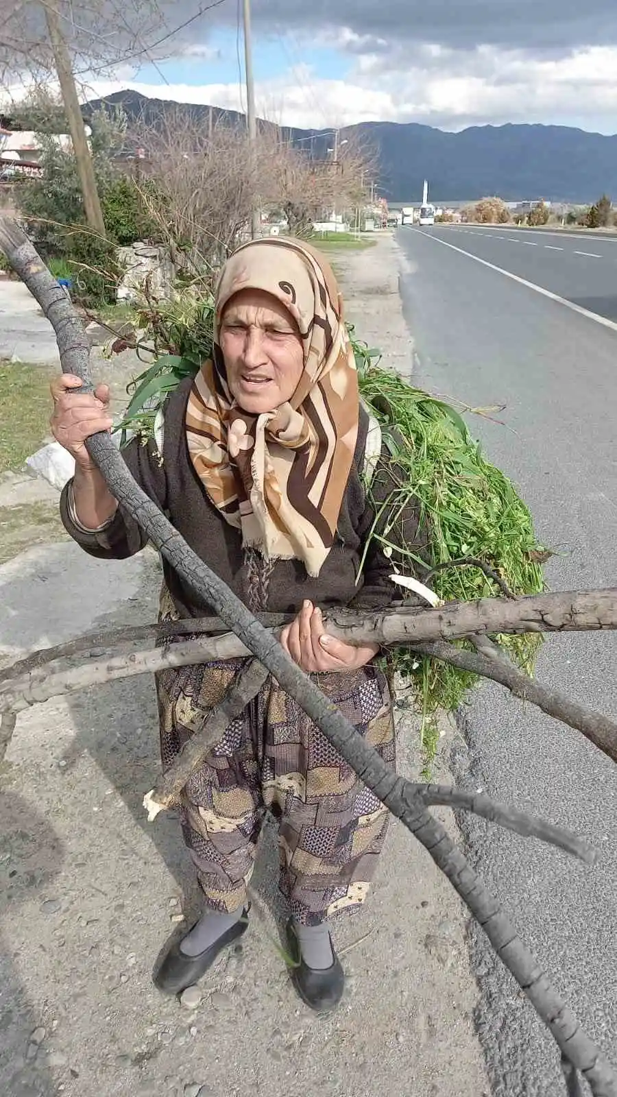 68 yaşındaki Müşerref Teyze, hayvanları sayesinde genç kalıyor
