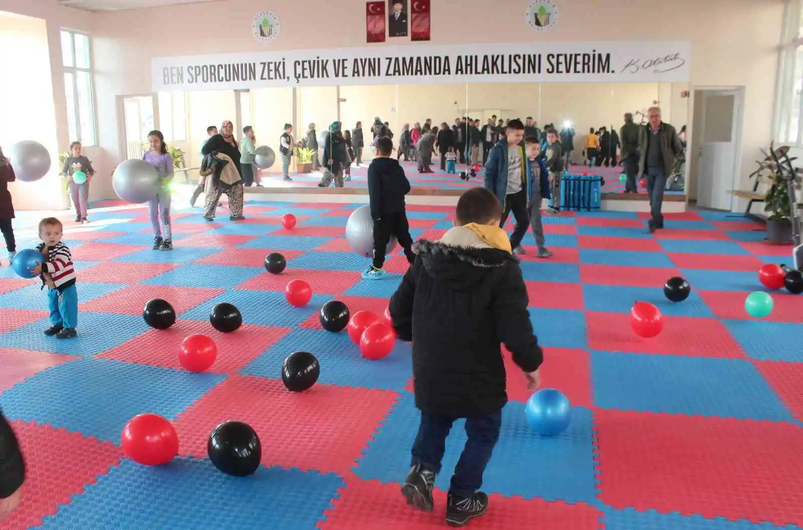 Alaşehir’de çocuk ve gençleri sevindiren açılış
