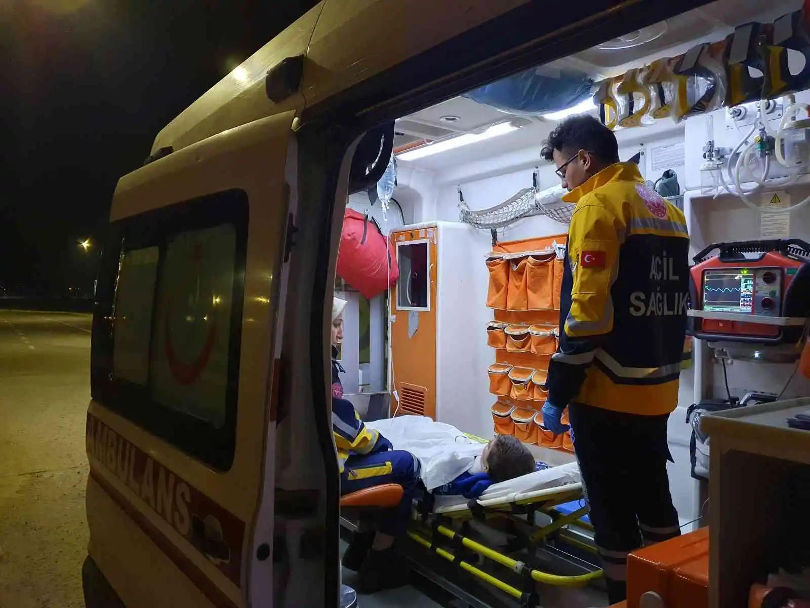 Ambulans uçak 8 yaşındaki çocuk için havalandı
