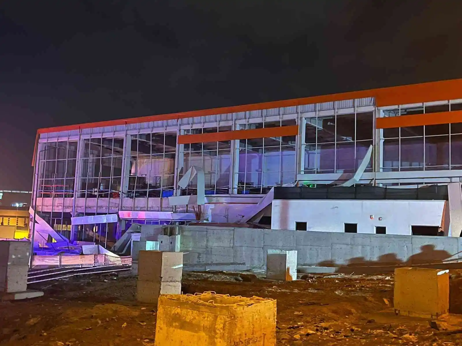 Ankara'da fabrika yangını: 2 yaralı
