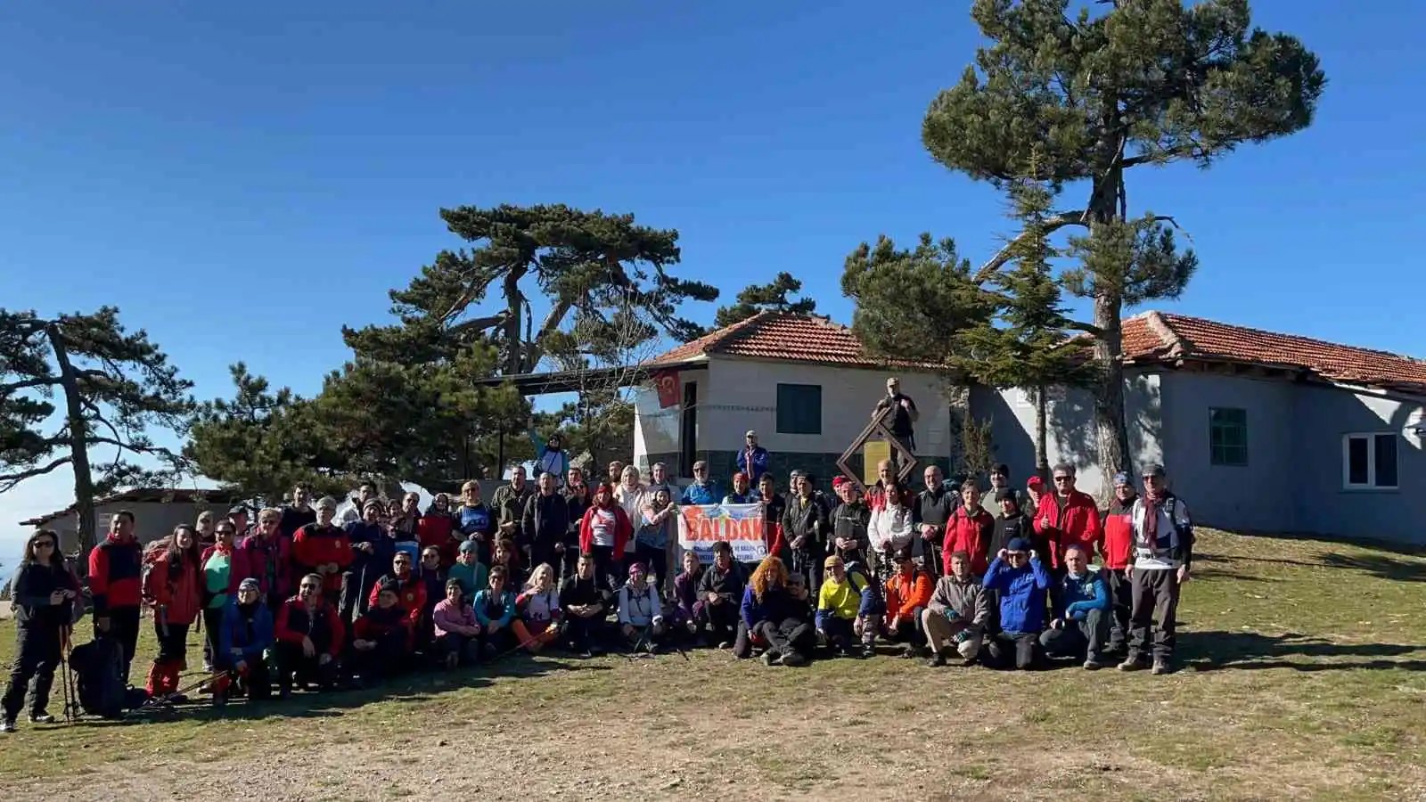 Doğaseverler ormanda 20 kilometre yürüdü
