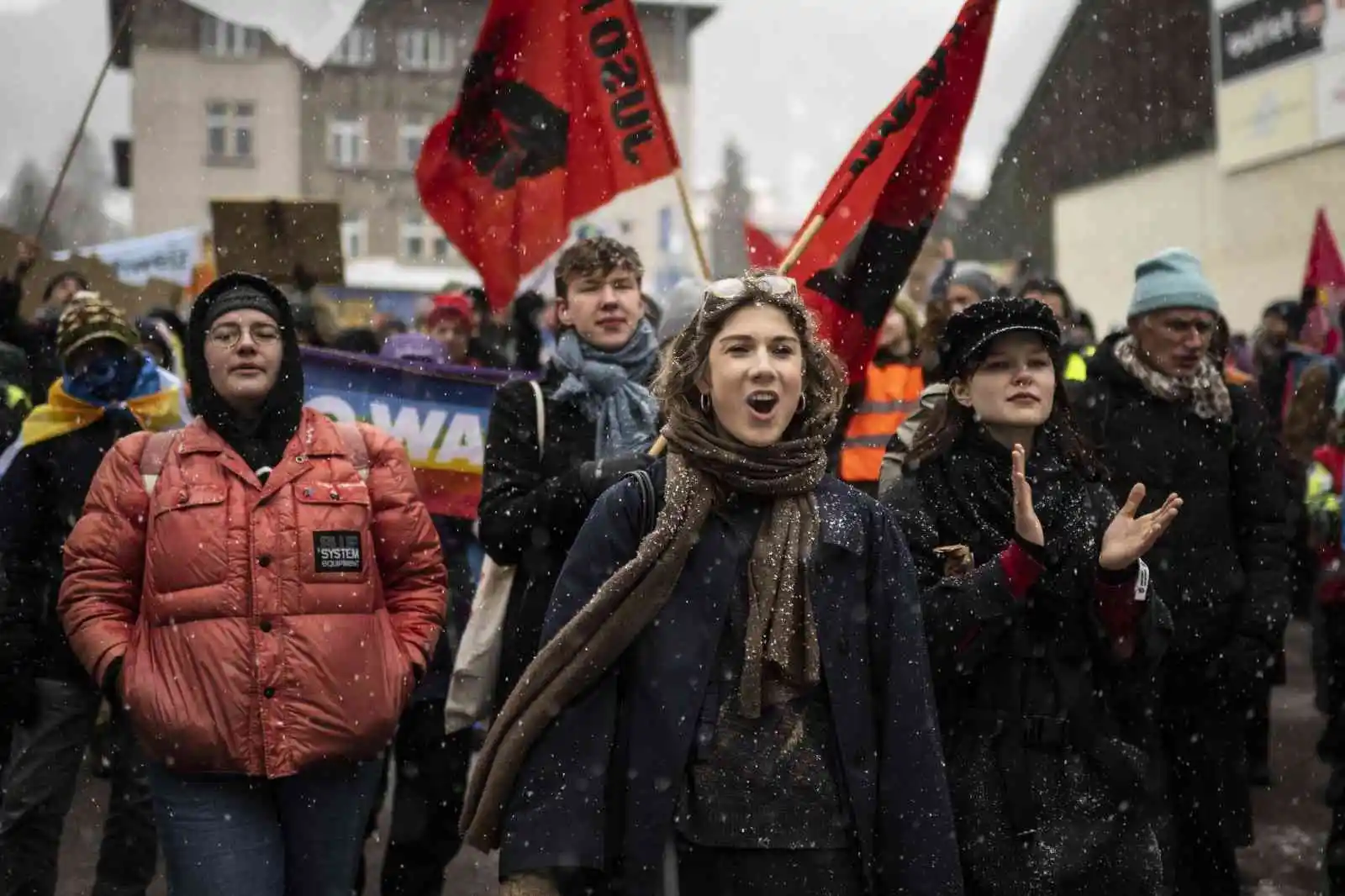 Dünya Ekonomik Forumu, Davos’ta protesto edildi
