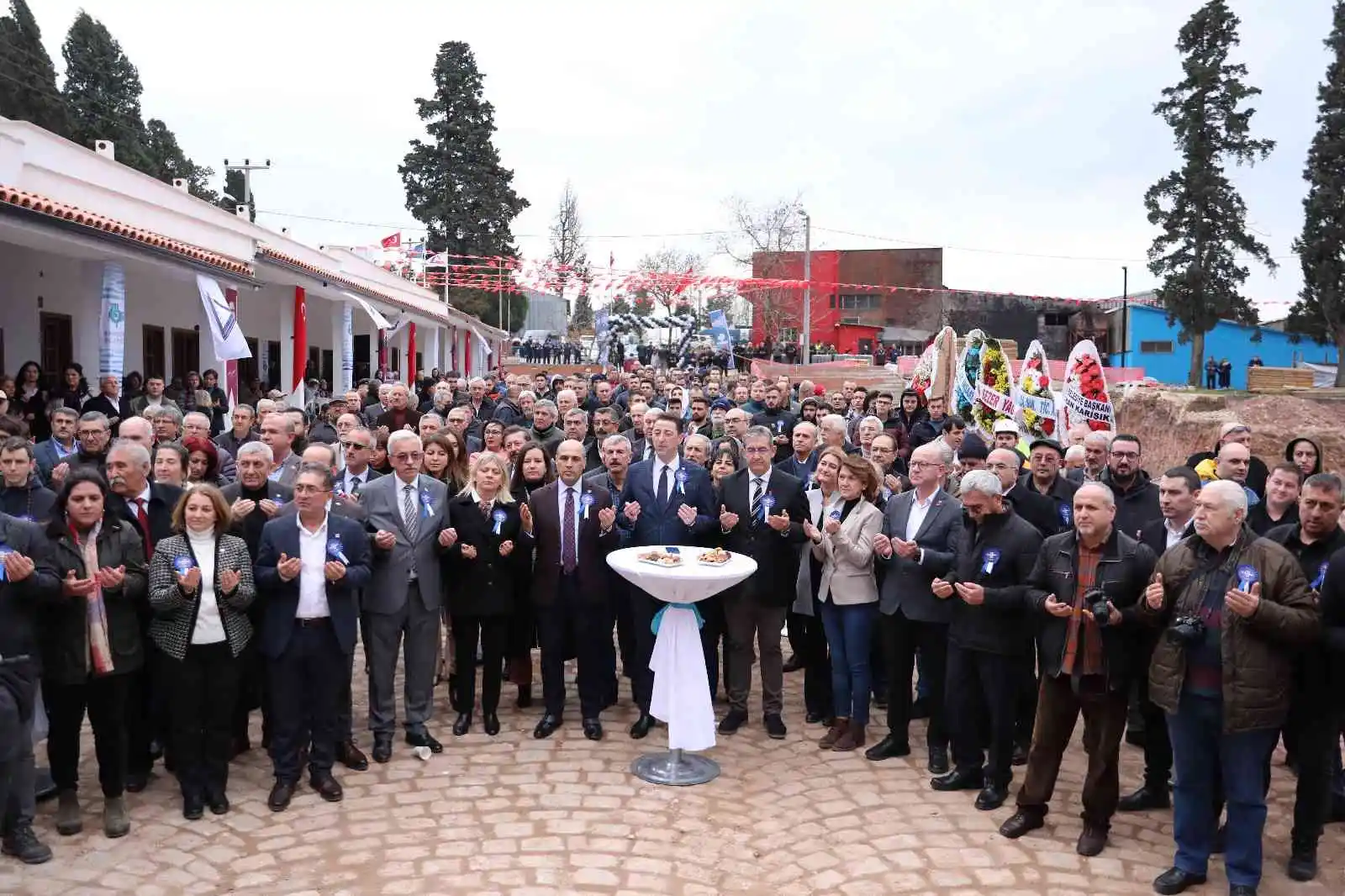 Edincik’e kapalı pazar yeri ve yaşam alanı
