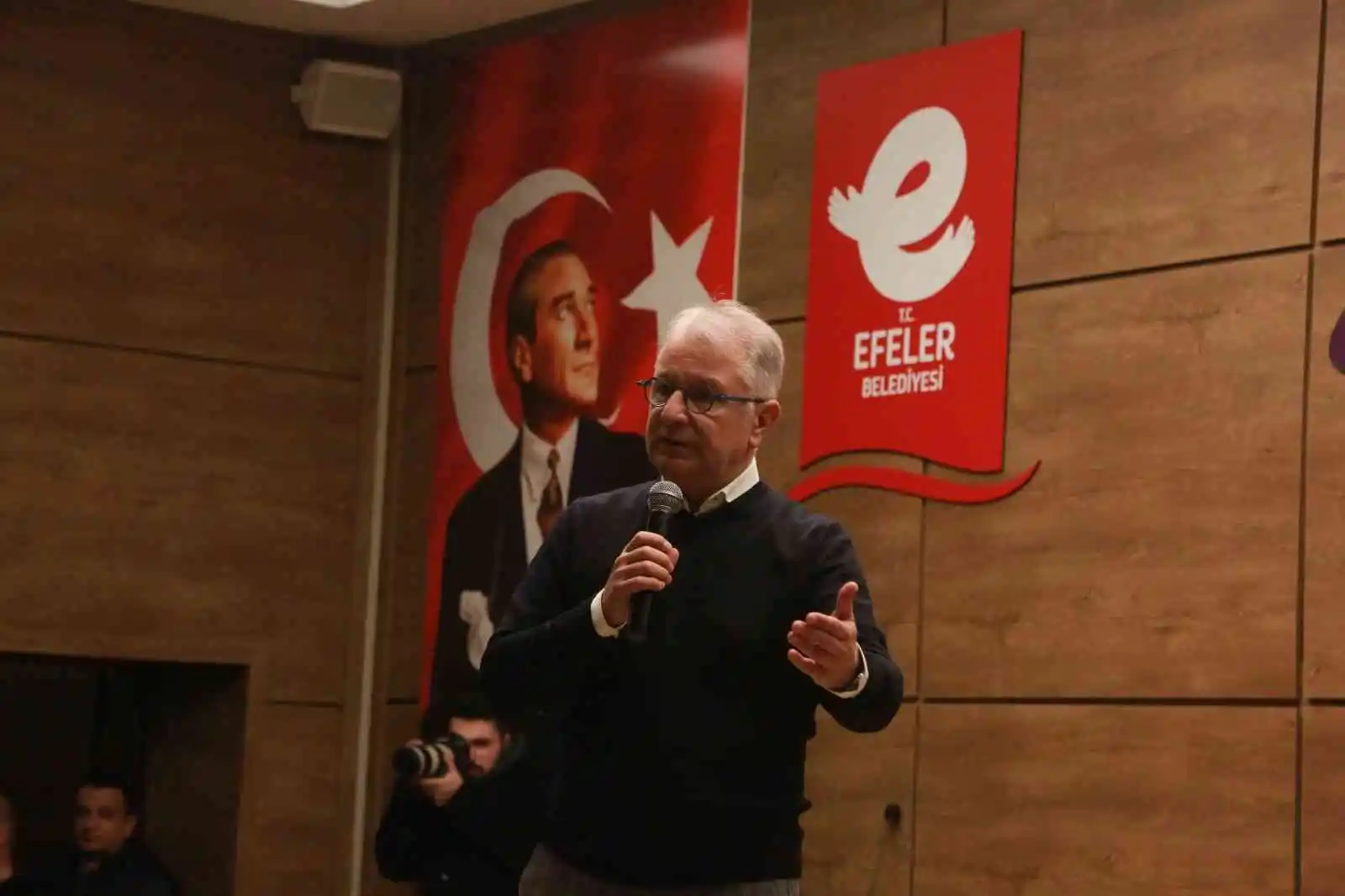 Efeler, Yekta Kopan'ı ağırladı
