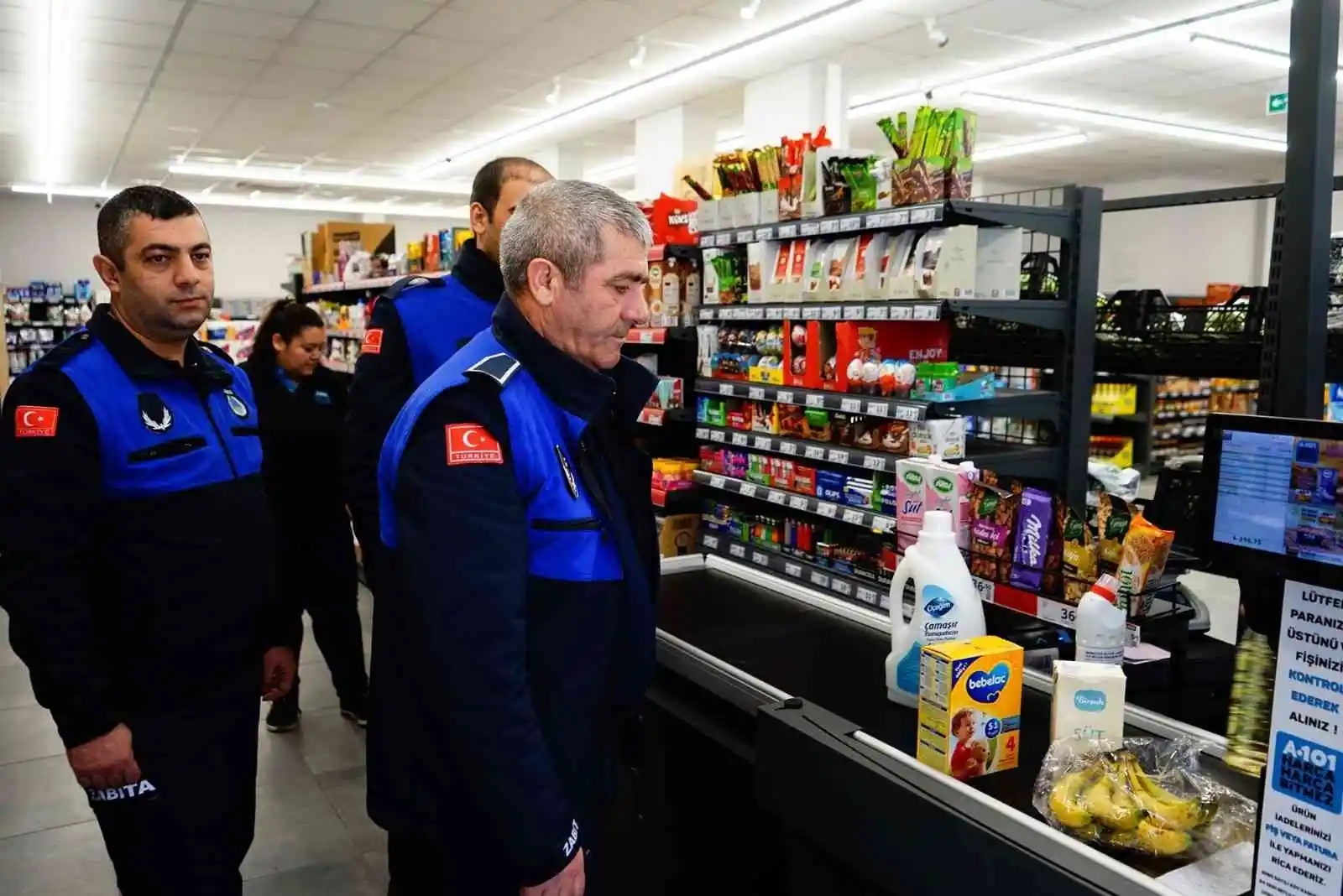 Gemlik’te zabıta market denetiminde
