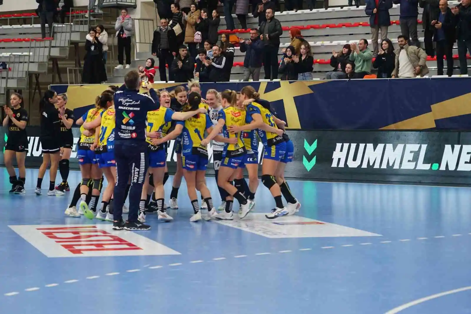 Hentbol EHF Kadınlar Şampiyonlar Ligi: Kastamonu Belediyespor: 28 - Storhamar Handball Elite: 33
