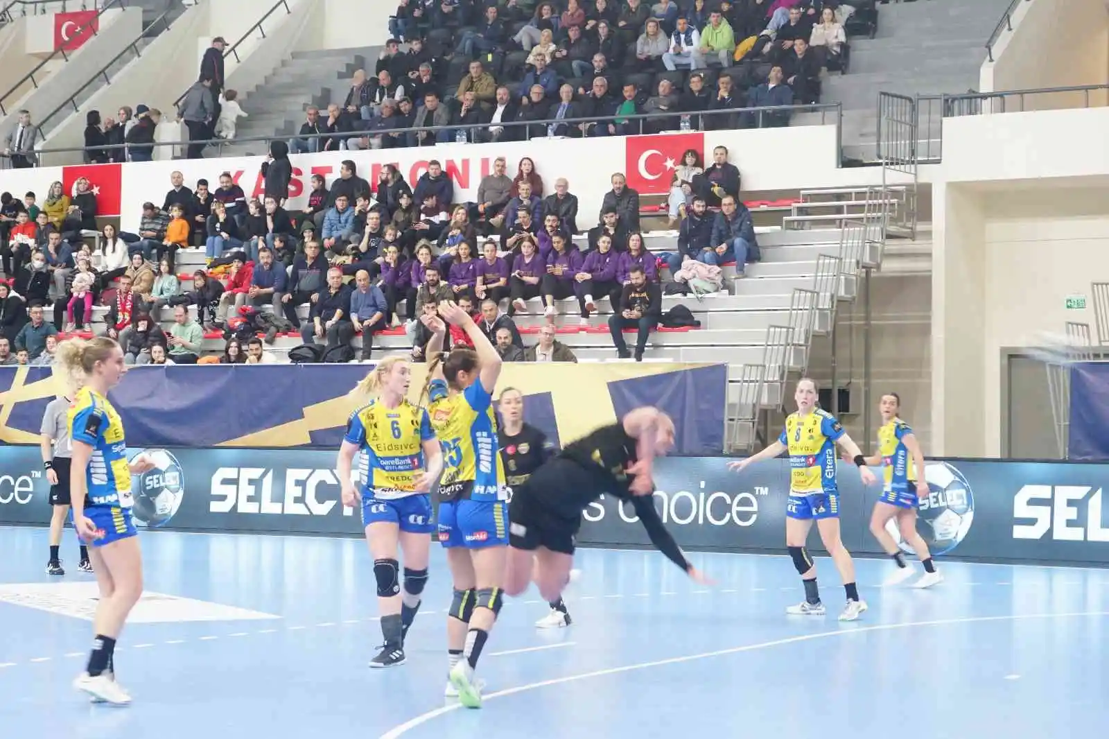 Hentbol EHF Kadınlar Şampiyonlar Ligi: Kastamonu Belediyespor: 28 - Storhamar Handball Elite: 33
