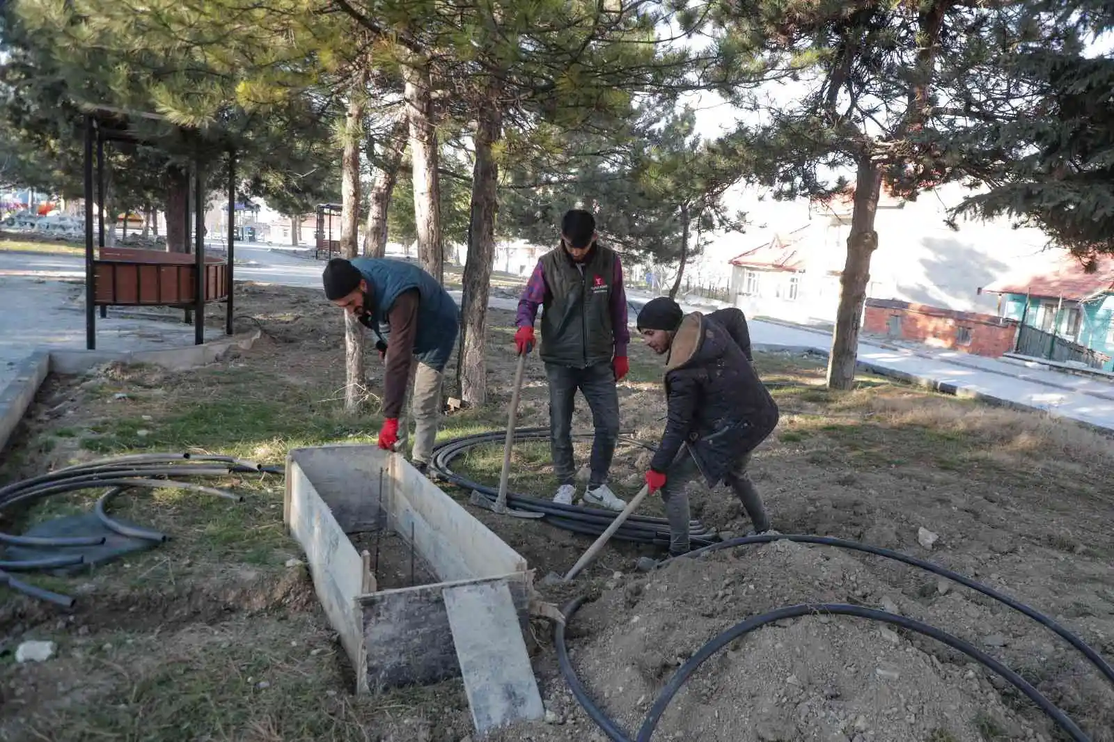 İsmail Hakkı Uzunçarşılı Parkı'nda çevre düzenlemesi ve peyzaj çalışmaları
