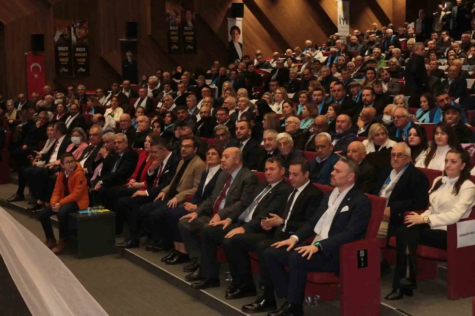 İYİ Parti'de kazanan Yörük oldu
