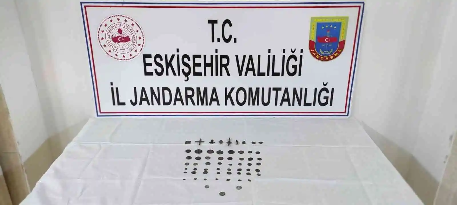 Jandarma 59 adet tarihi eser ele geçirdi
