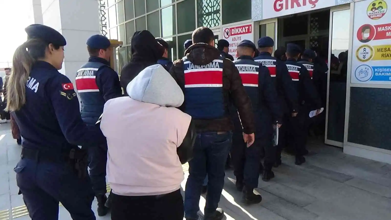 Karaman’da düzenlenen ‘Sidamara’ operasyonunda 1 kişiye ev hapsi verildi
