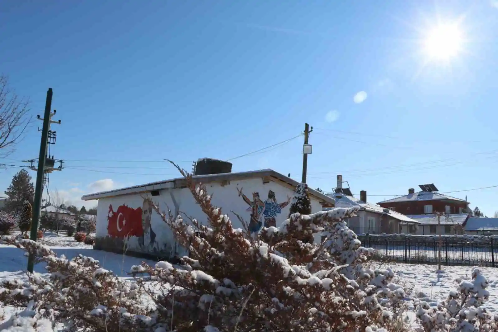 Kırka'ya yılın ilk karı güzelliği ile yağdı
