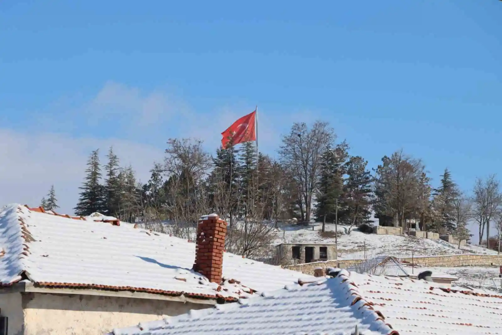 Kırka’ya yılın ilk karı güzelliği ile yağdı
