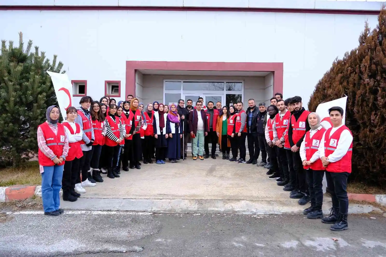 Kızılay, Erzincan'da engelli vatandaşlarla buluşarak çeşitli etkinlikler düzenledi
