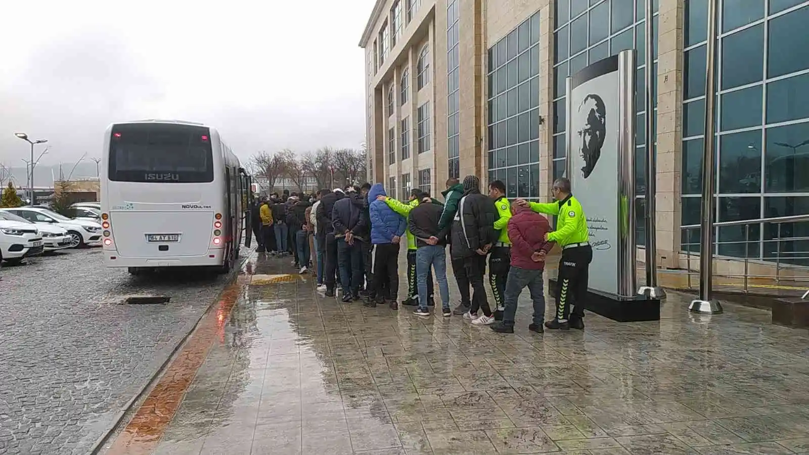 Kökünü kurutma operasyonunda 7 şüpheli tutuklandı
