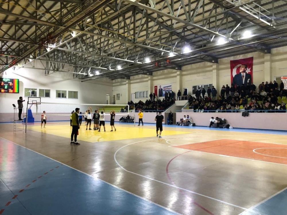 Kurumlar arası voleybol turnuvası başladı