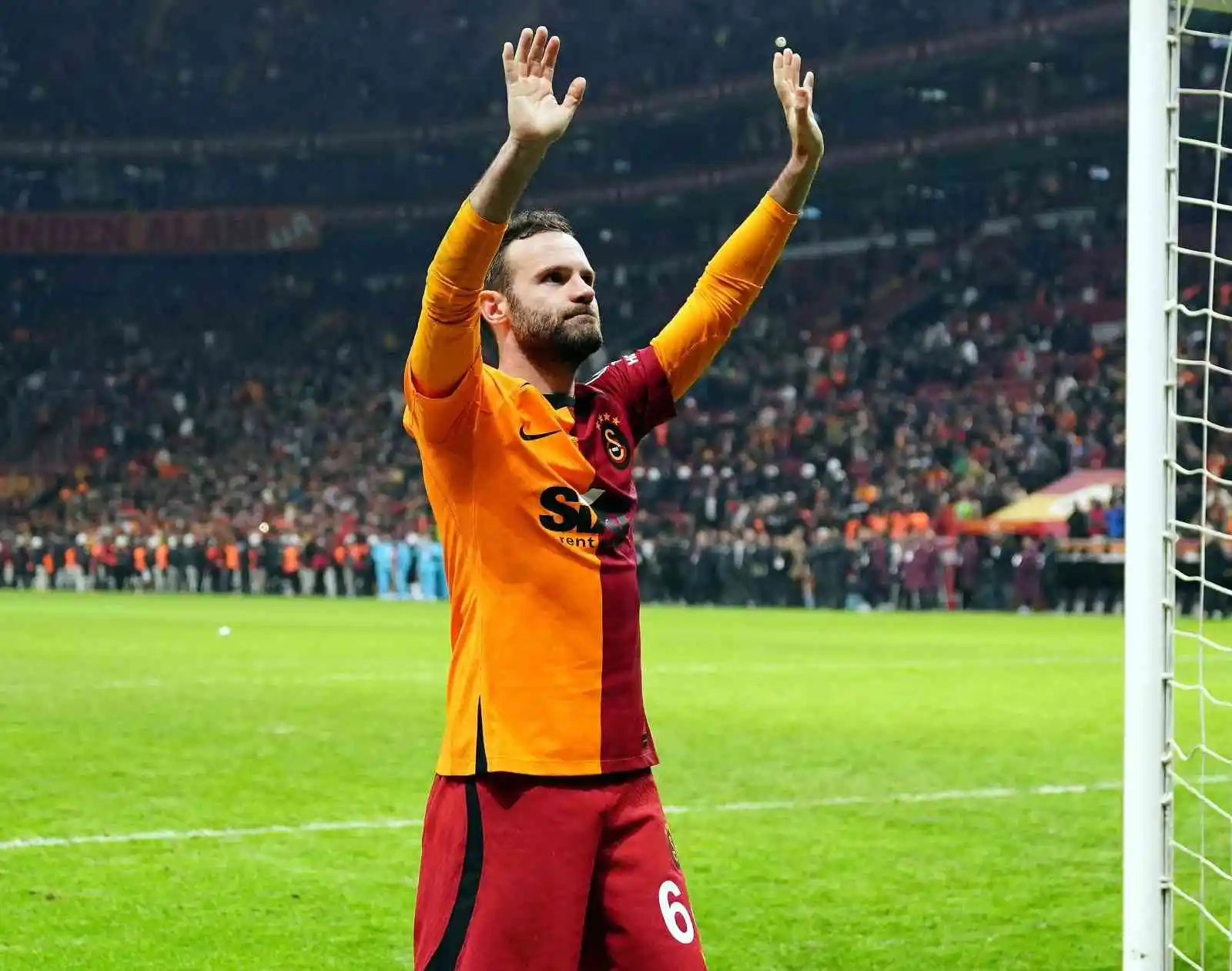 Maç sonu 3'lüsü Juan Mata'dan
