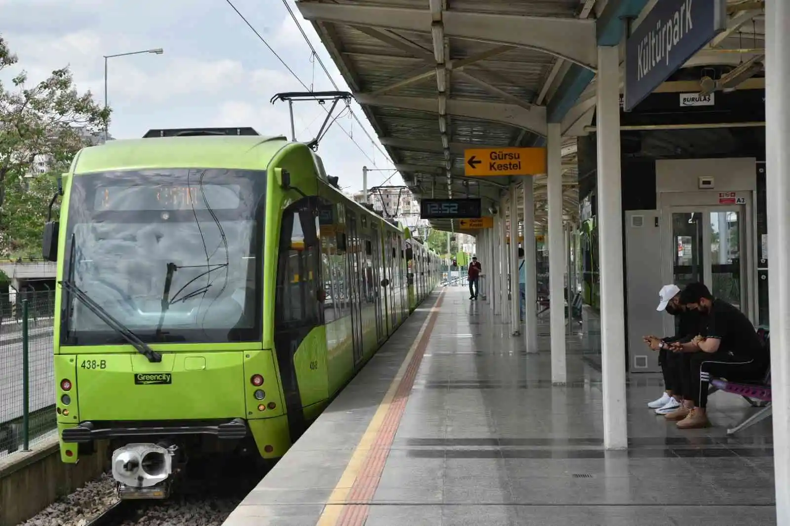 Metroda seferler yeniden başladı
