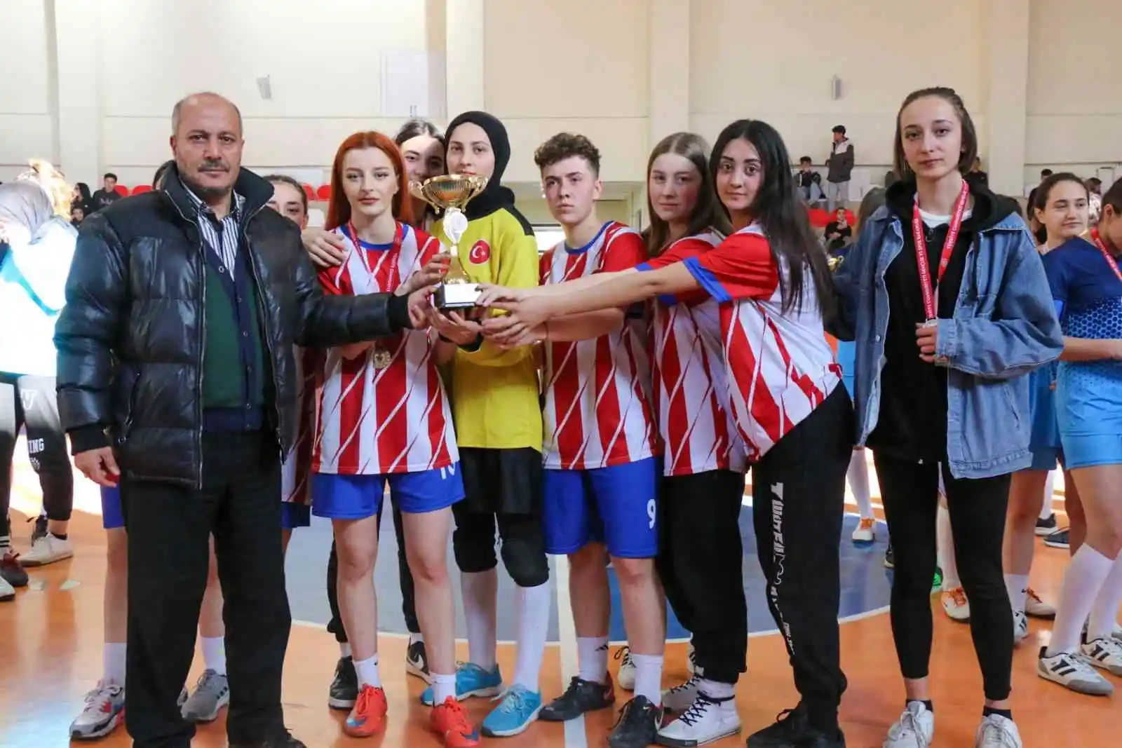 Okullar arası futsal da şampiyonlar belli oldu
