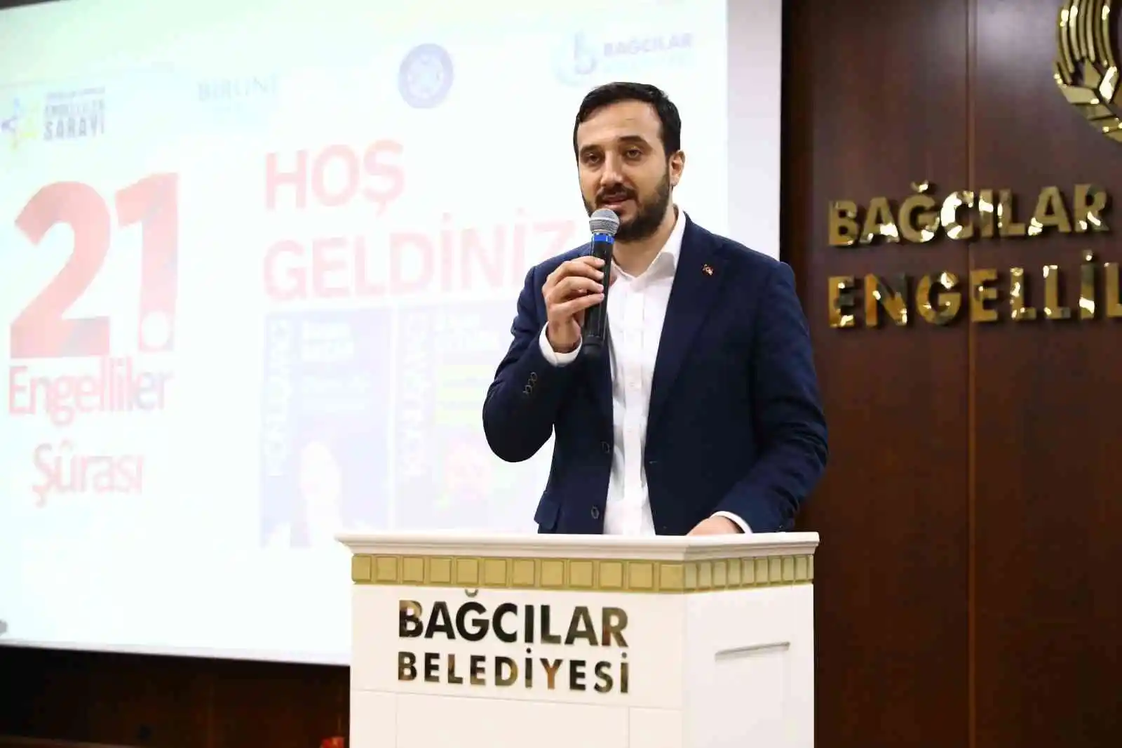 Otistik yazar Birsen Başar, Bağcılar’da otizmi anlattı
