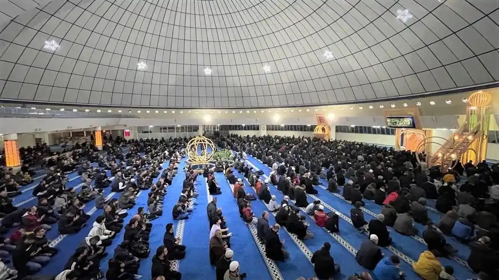 Regaib Kandilinde Terzibaba Camii doldu taştı
