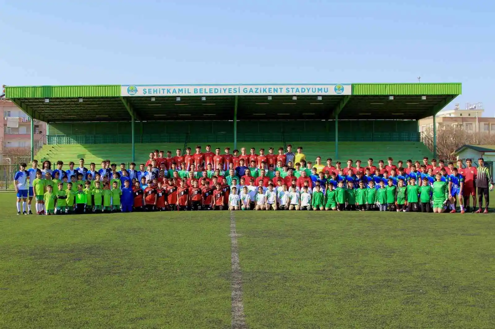 Şehitkamil Futbol Akademisi'nde yarıyıl mesaisi başladı
