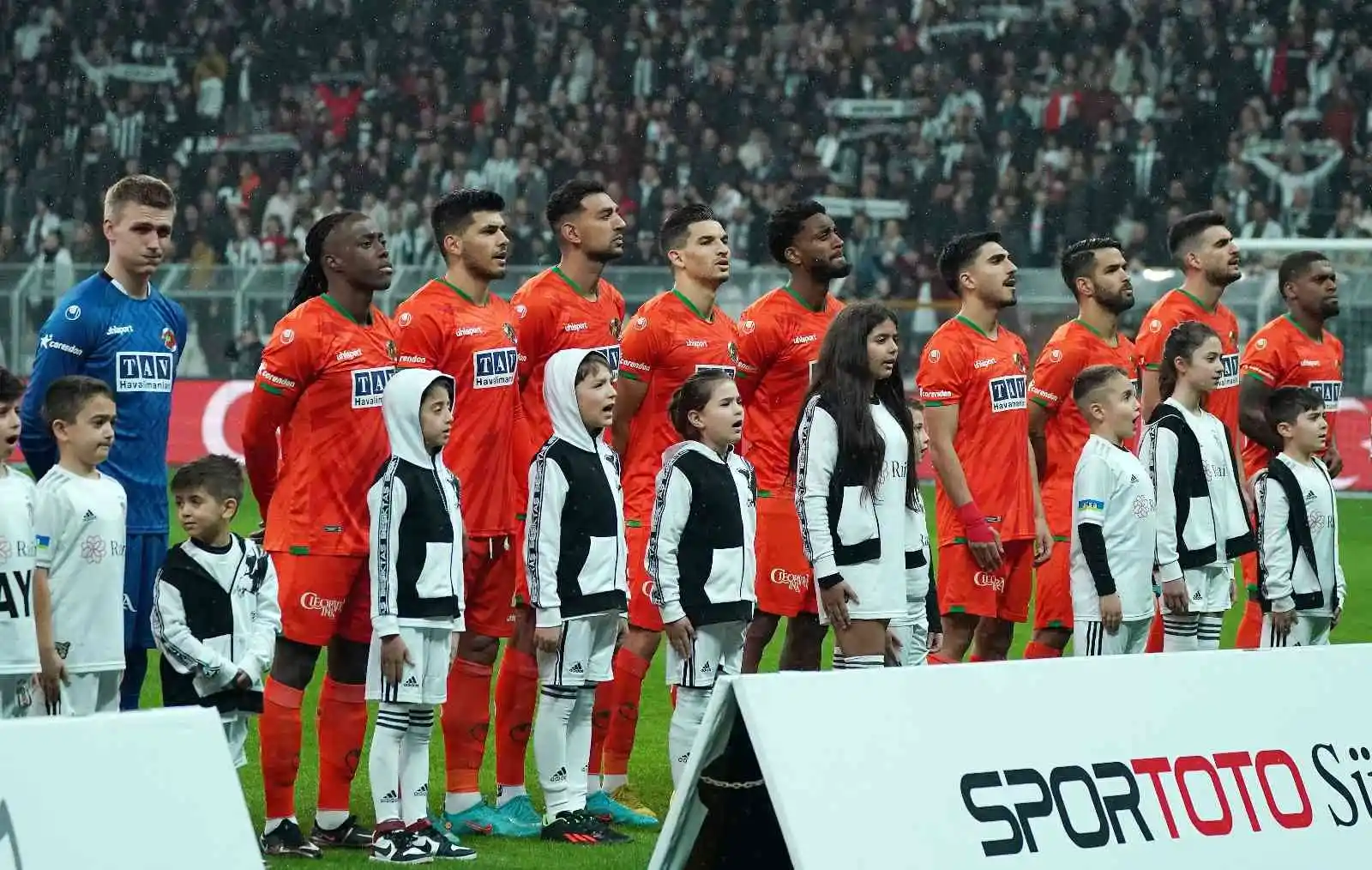 Spor Toto Süper Lig: Beşiktaş: 0 - Alanyaspor: 0 (Maç devam ediyor)
