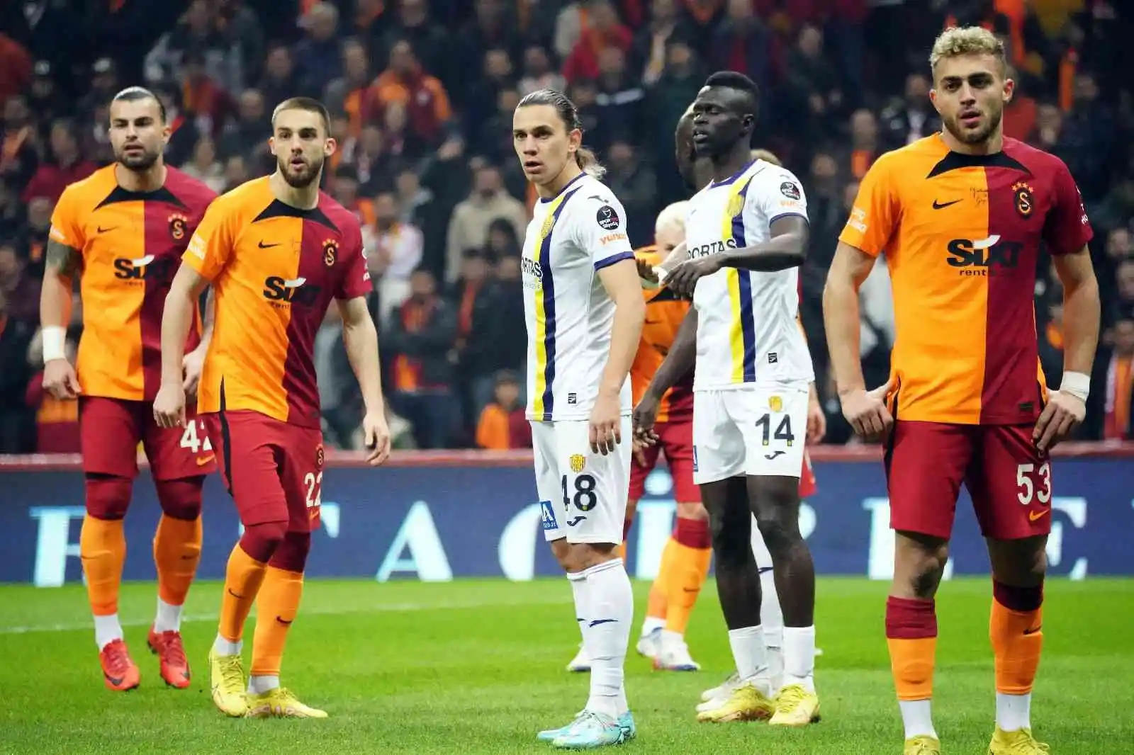 Spor Toto Süper Lig: Galatasaray: 1 - MKE Ankaragücü: 1 (Maç devam ediyor)
