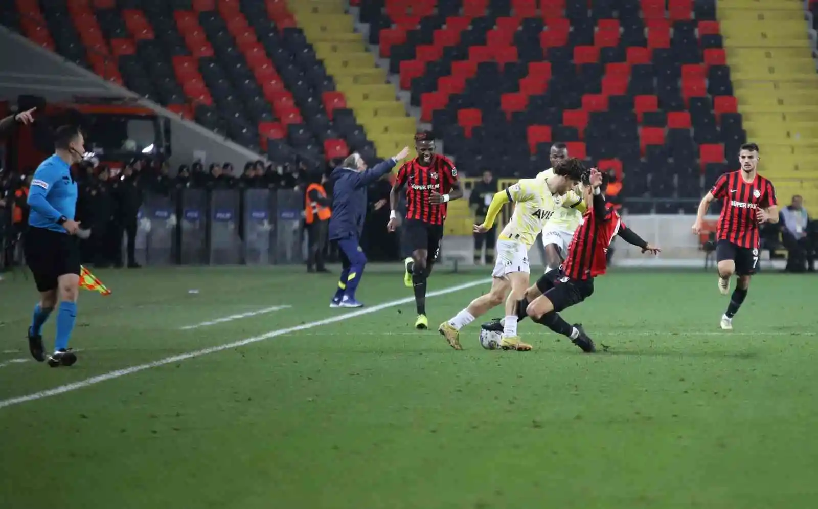 Spor Toto Süper Lig: Gaziantep FK: 1 - Fenerbahçe: 2 (Maç sonucu)
