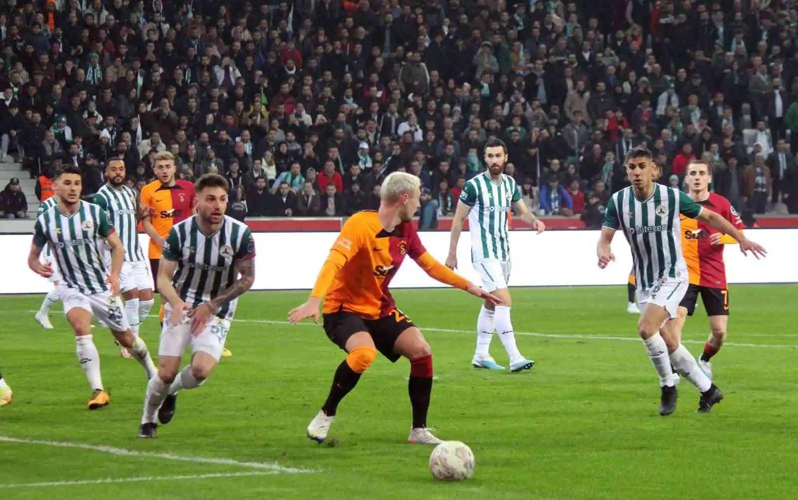 Spor Toto Süper Lig: Giresunspor: 0 - Galatasaray: 1 (İlk yarı)
