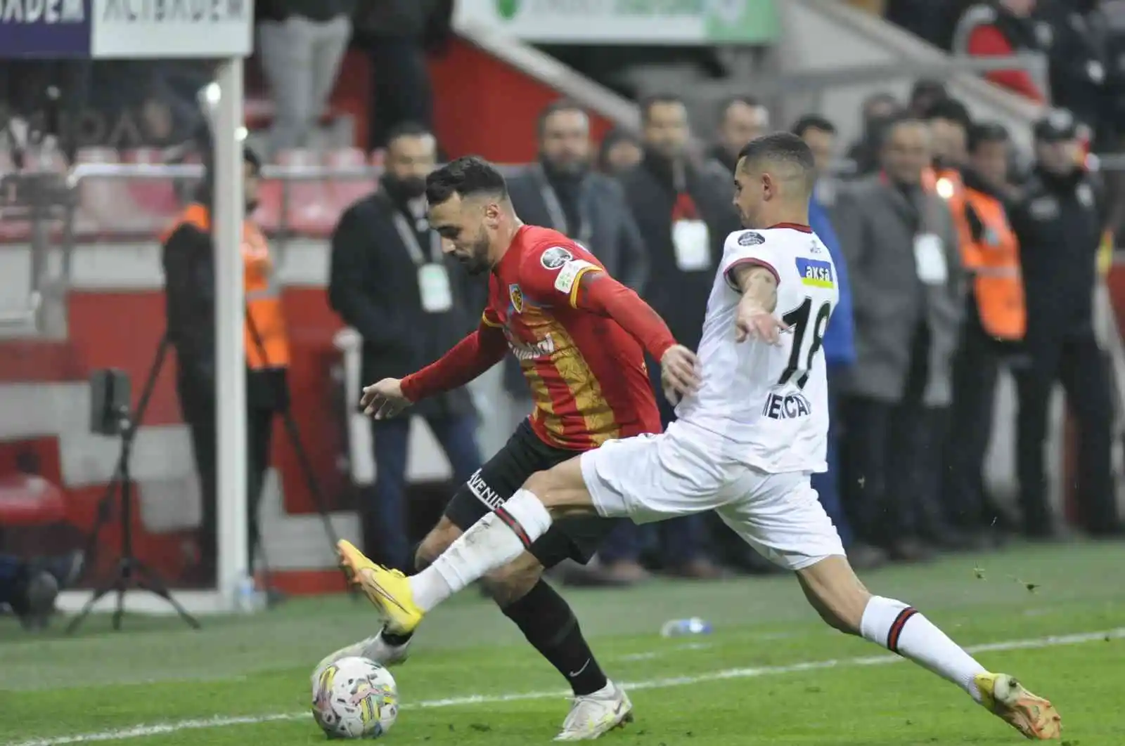 Spor Toto Süper Lig: Kayserispor: 2 - Fatih Karagümrük: 4 (Maç sonucu)
