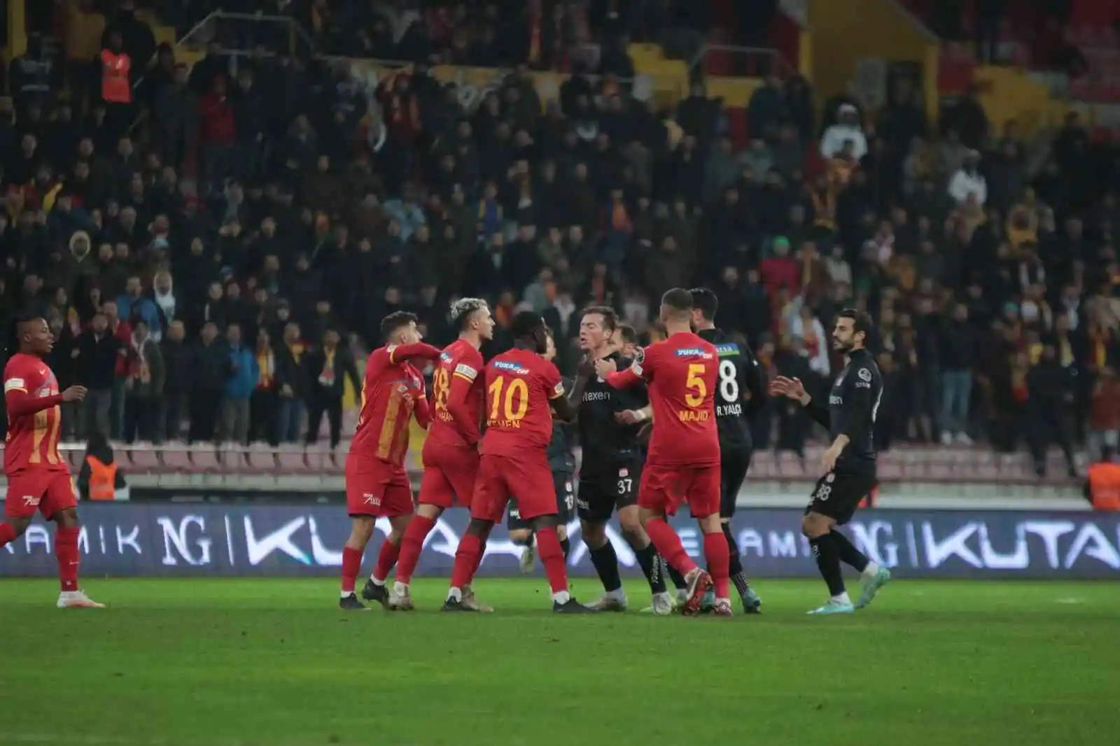 Spor Toto Süper Lig: Kayserispor: 4 - Sivasspor: 1 (Maç sonucu)
