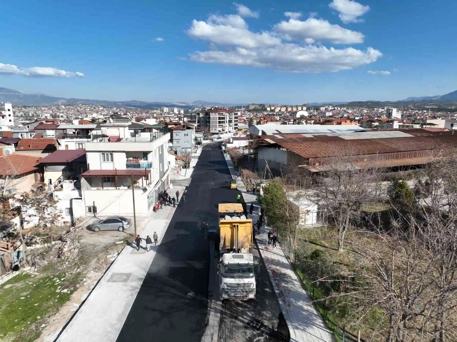 Sümer’de yol ve kaldırım çalışmaları sürüyor
