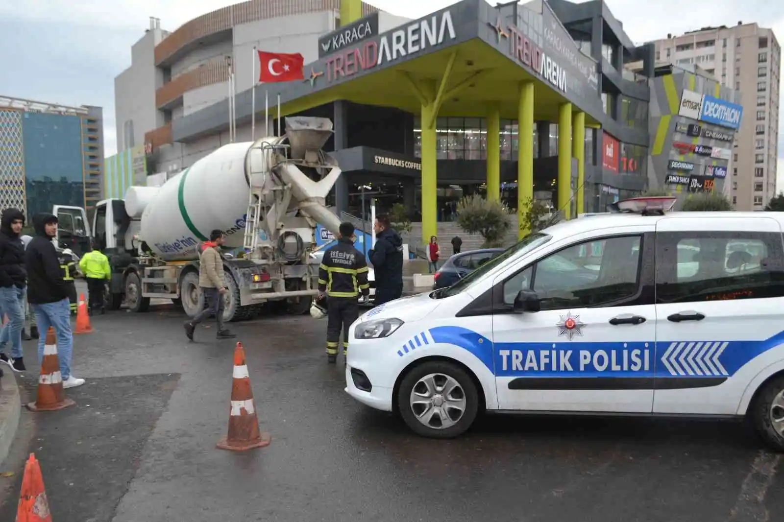 Tekirdağ’da feci kaza: Mikserin altında kalan yaya kurtarılamadı
