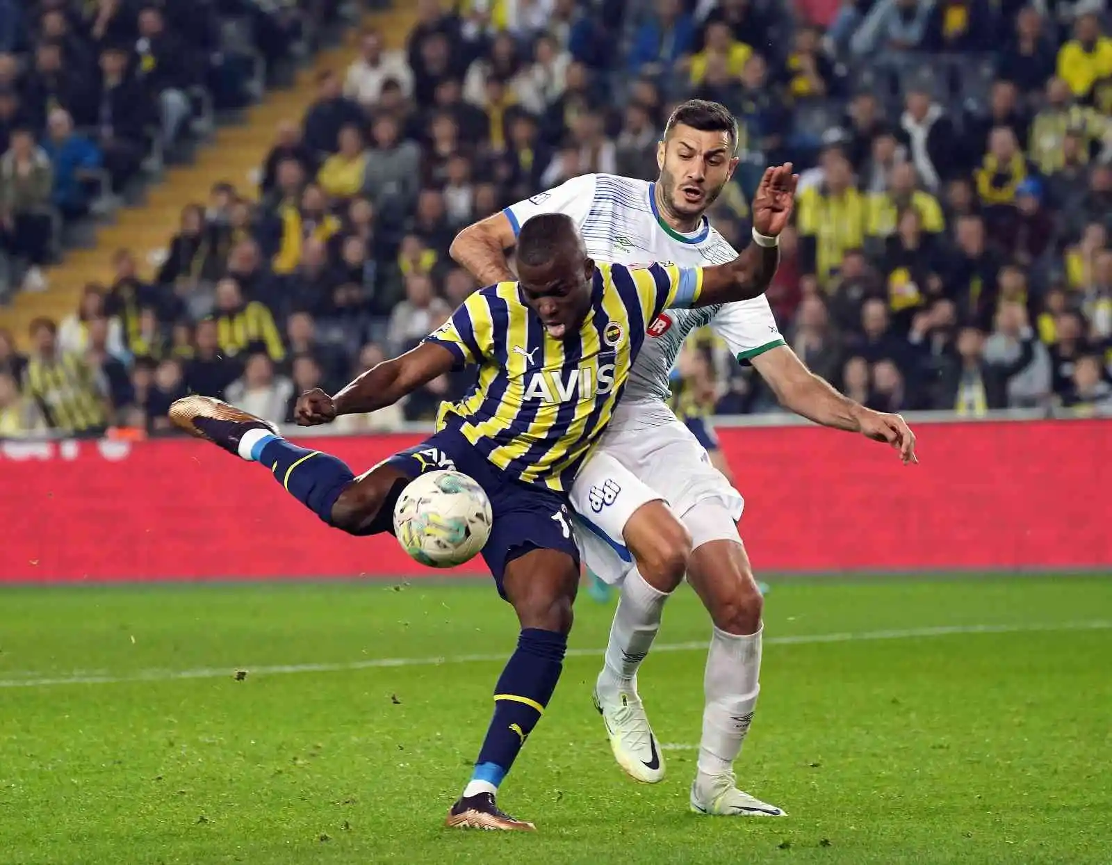 Ziraat Türkiye Kupası: Fenerbahçe: 1 - Çaykur Rizespor: 1 (İlk yarı)
