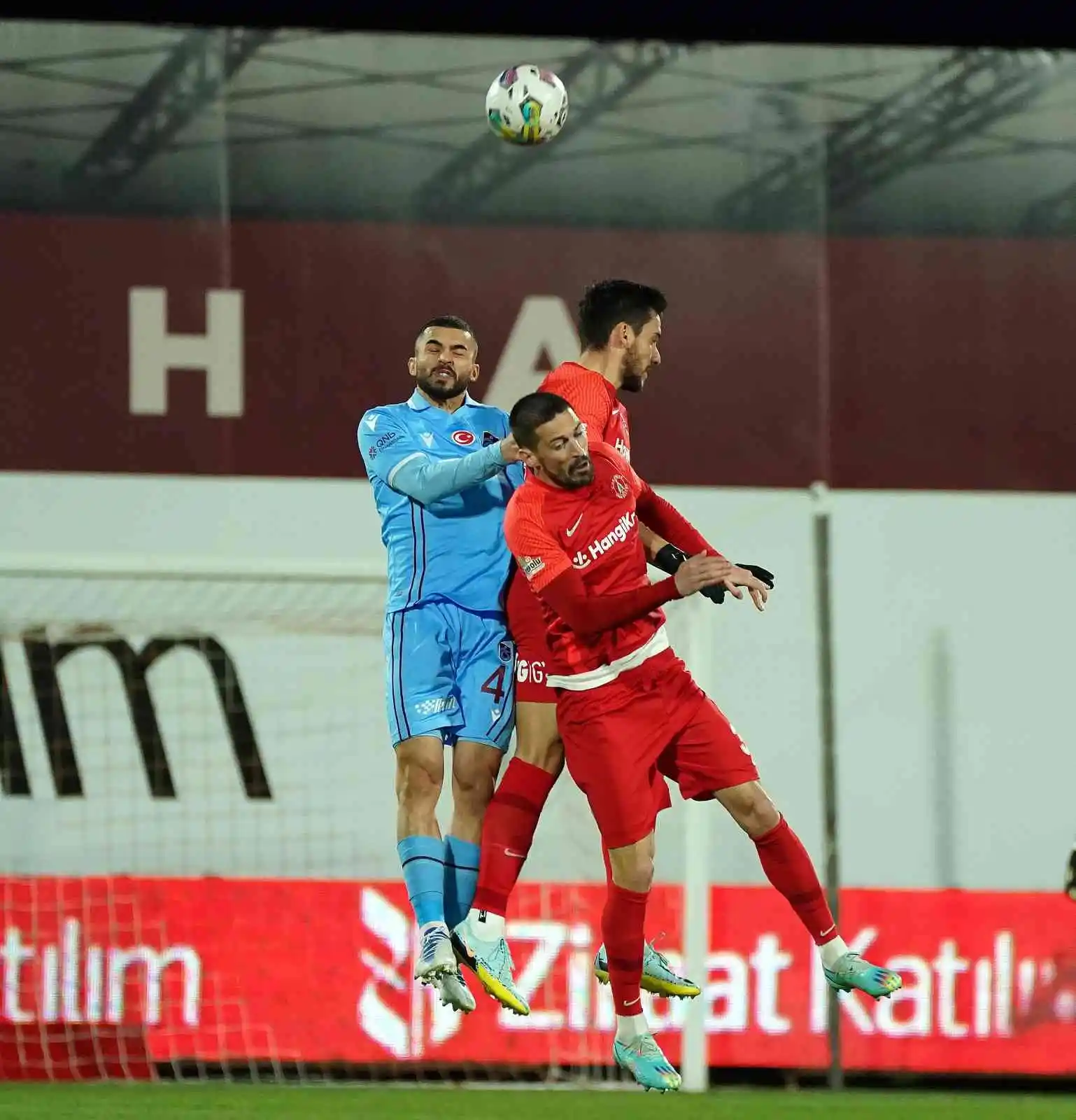 Ziraat Türkiye Kupası: Ümraniyespor: 1 - Trabzonspor: 0 (İlk yarı)
