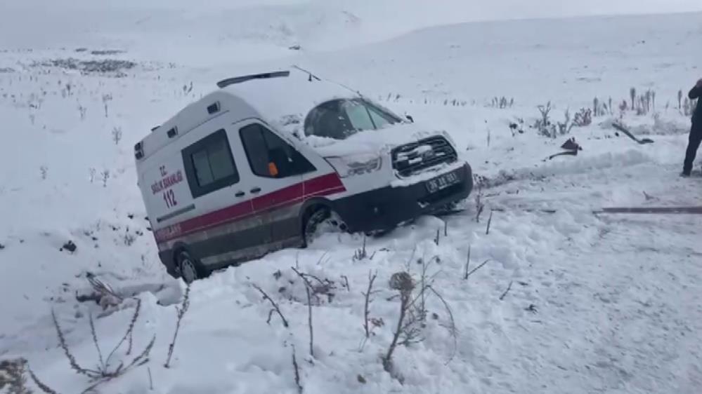 Ambulansı Özel İdare ekipleri kurtardı