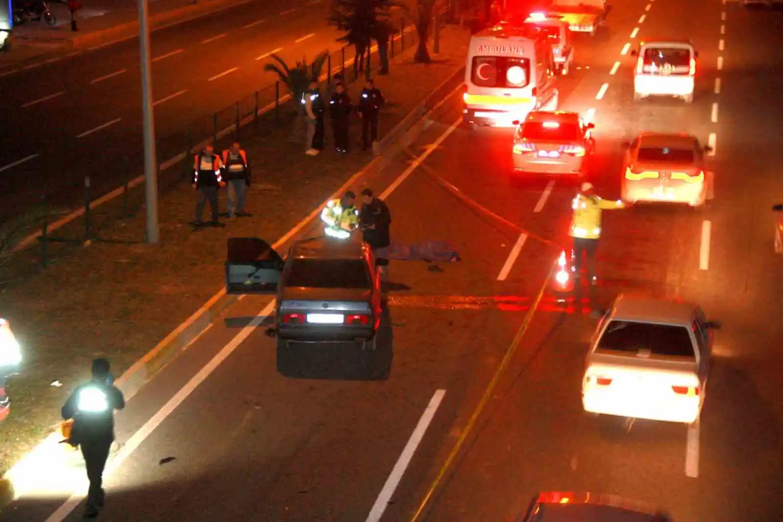 Balıkesir’de yolun karşısına geçerken otomobilin çarptığı şahıs hayatını kaybetti
