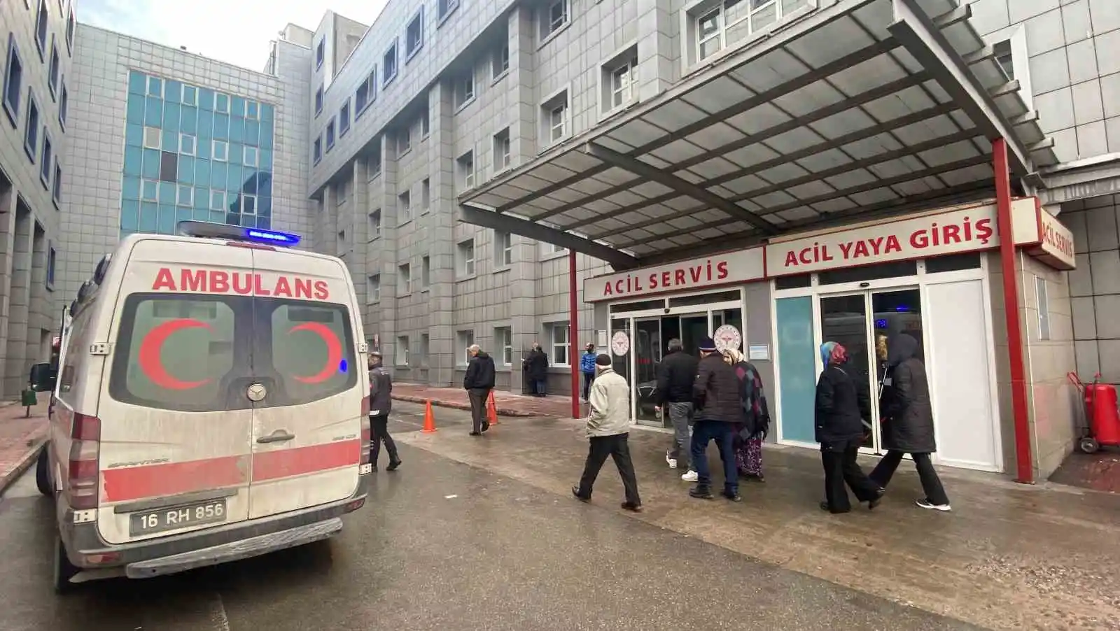 Bursa’da boşanma aşamasındaki eşini 5 kurşunla vurarak ağır yaraladı
