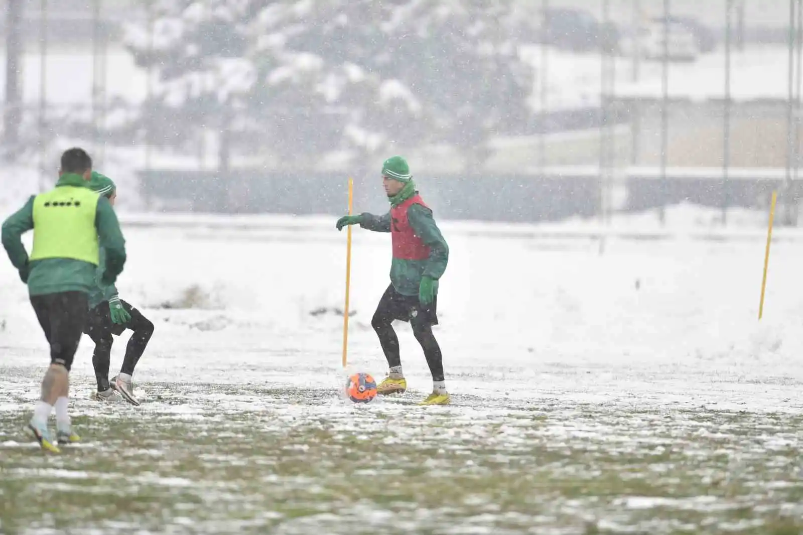 Bursasporlu futbolcuların aklı deprem bölgesinde
