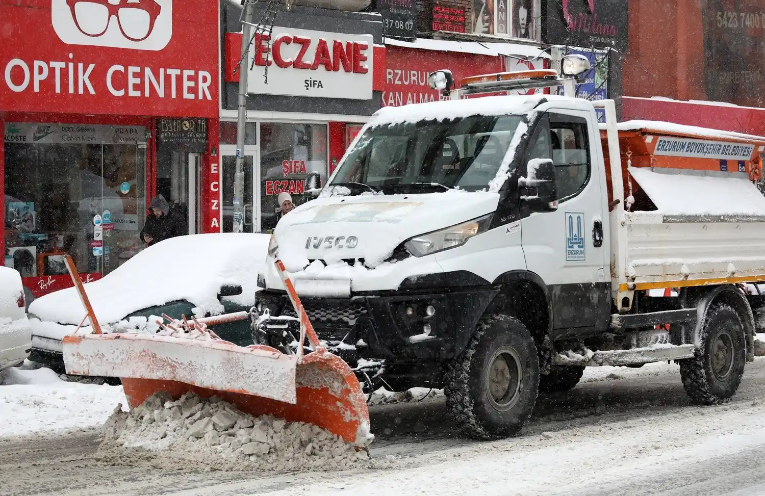 Büyükşehir’in kar timleri iş başında
