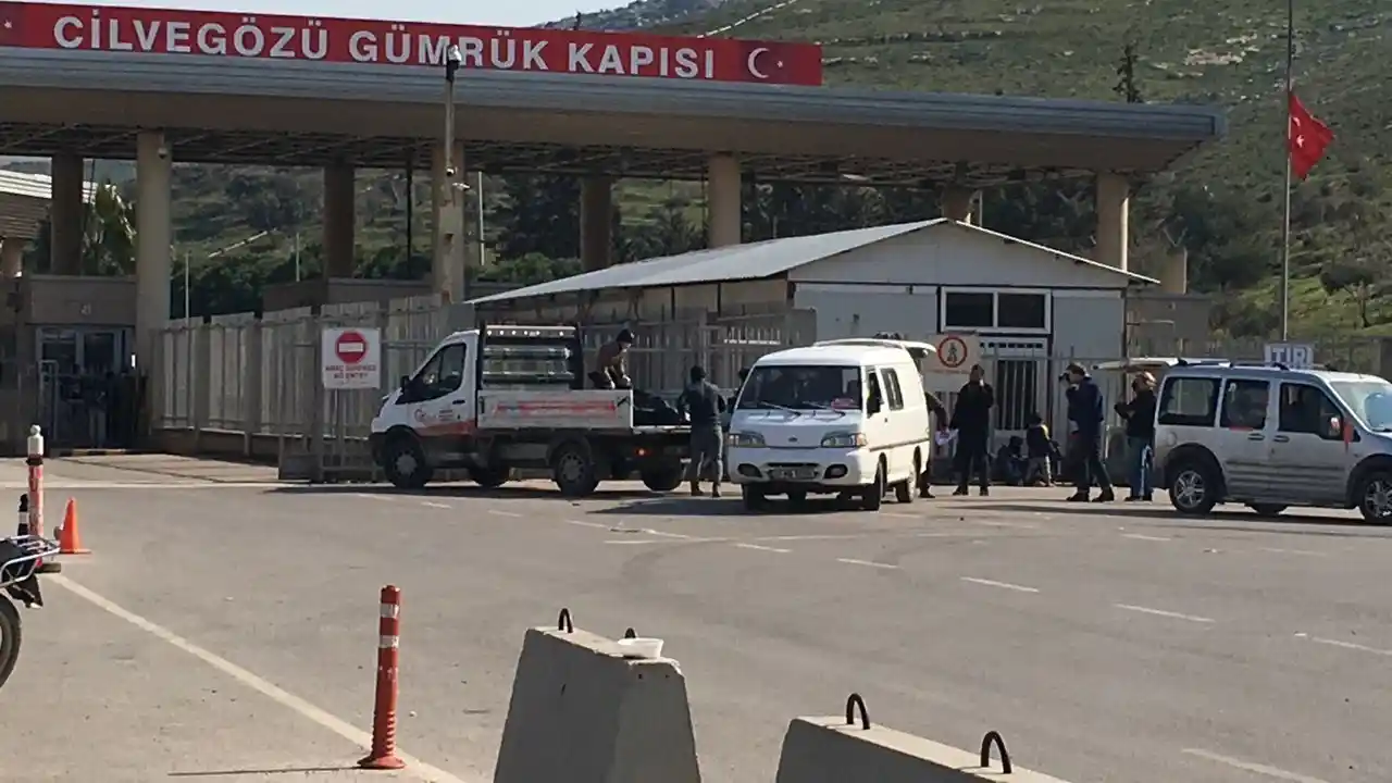 Cilvegözü Sınır Kapısı’ndan cenaze transferi ve yardım geçişleri
