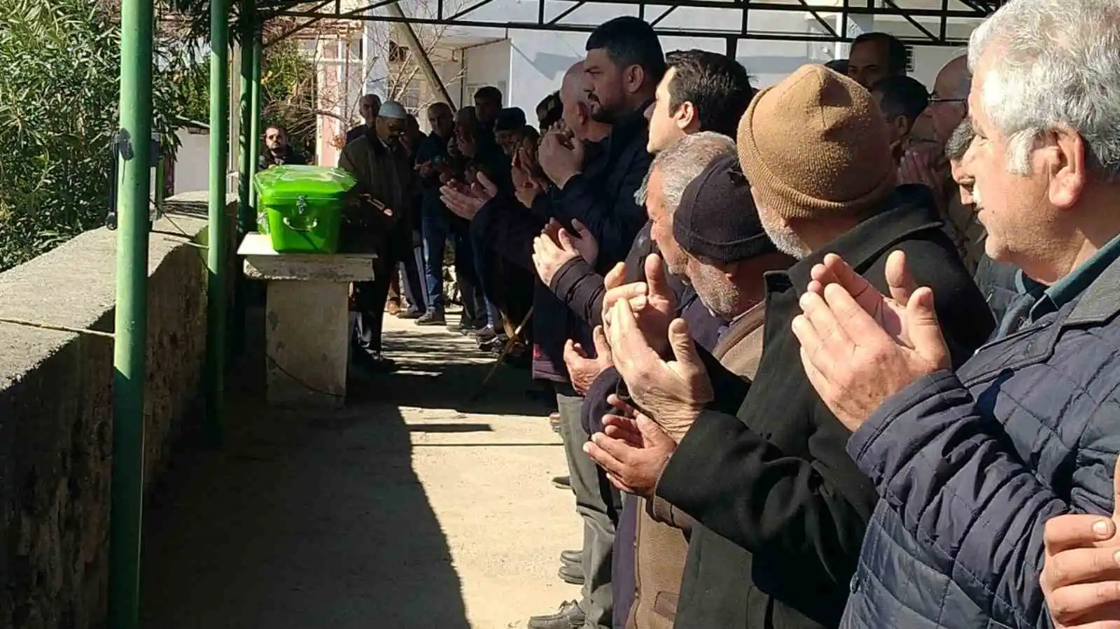 Depremde Hatay'daki Rönesans Rezidans'ın enkazında can veren doktora acı veda
