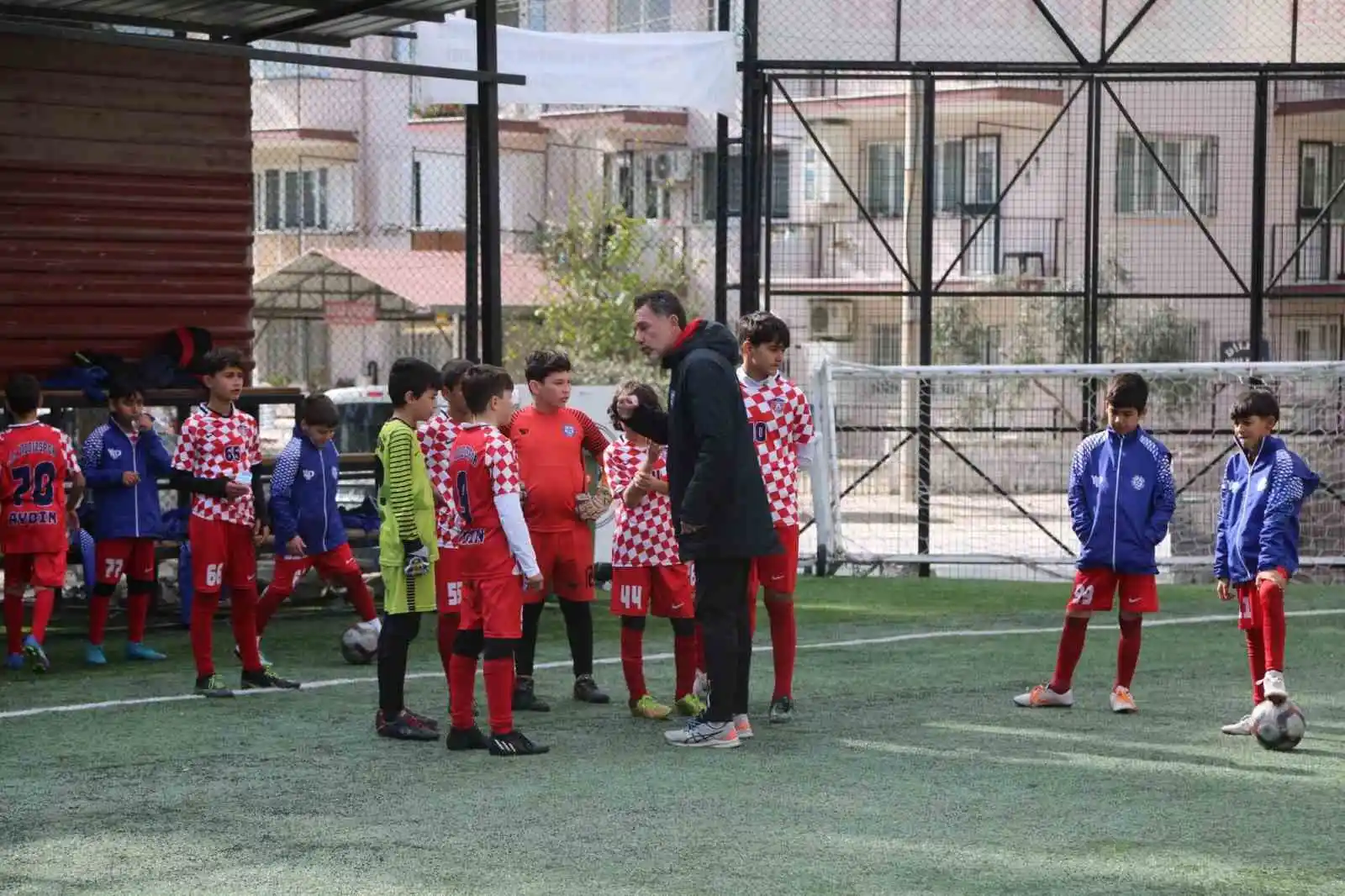 Efeler CUP, kıyasıya mücadeleye sahne oluyor
