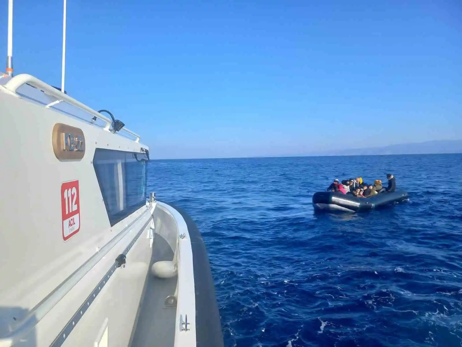 İzmir açıklarında düzensiz göçmen yoğunluğu
