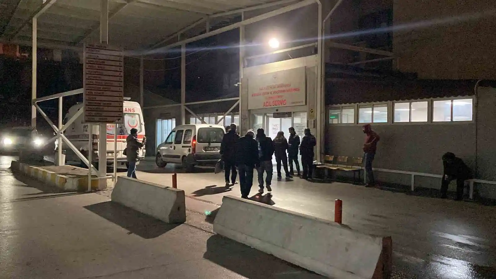 İzmir’de zehirlenme iddiası: 10 Afrikalı şahıs hastaneye kaldırıldı
