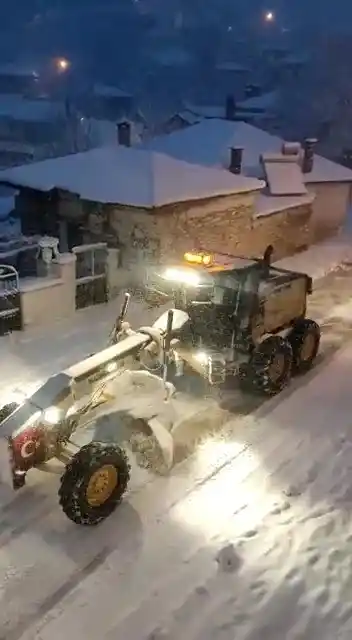 Kavaklıdere'de kar kalınlığı 20 santimetreye ulaştı
