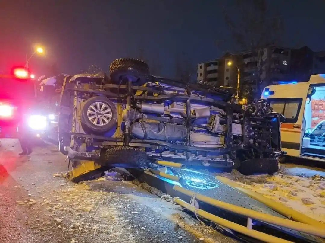 Malatya'da feci kaza: 1'i ağır 2 yaralı
