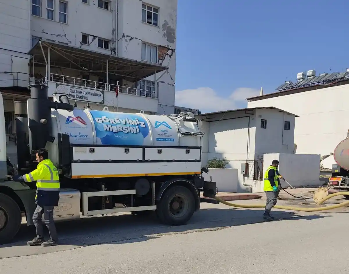 MESKİ, Adıyaman'da depremden zarar gören içmesuyu hatlarını onarıyor
