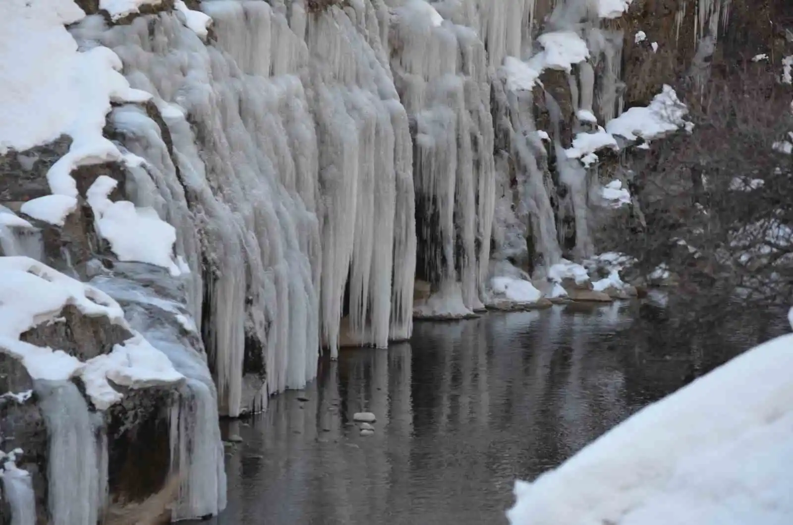 Şırnak’ta dağlar buz tuttu
